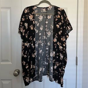 Forever 21 Floral Kimono/Overshirt
